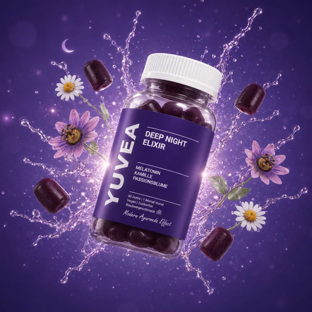 YUVEA Deep Night Elixir Nahrungsergänzung mit Melatonin, Kamille und Passionsblume in einer transparenten Dose mit dunklen Gums, dekoriert mit Blüten, Mondsichel und violettem Nachthimmel.